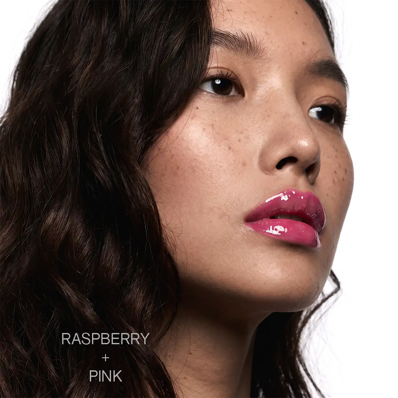 MQLE Gloss & Satin 2'li Ruj ve Dudak Parlatıcısı Seti – Raspberry Soft Satin ve Pink Dream Hypergloss dudak görünümü