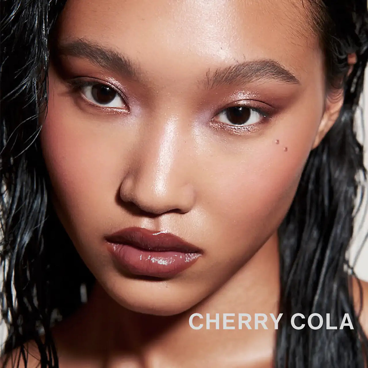 MQLE Hypergloss – CHERRYCOLA görsel 04 #renk:cherrycola