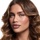 MQLE Melt & Shine 2'li Ruj ve Dudak Parlatıcısı Seti – Rosewood Glow Melt & Shine dudak görünümü