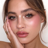 MQLE Velvet Blush – 10 BLUSHIE model üzerinde